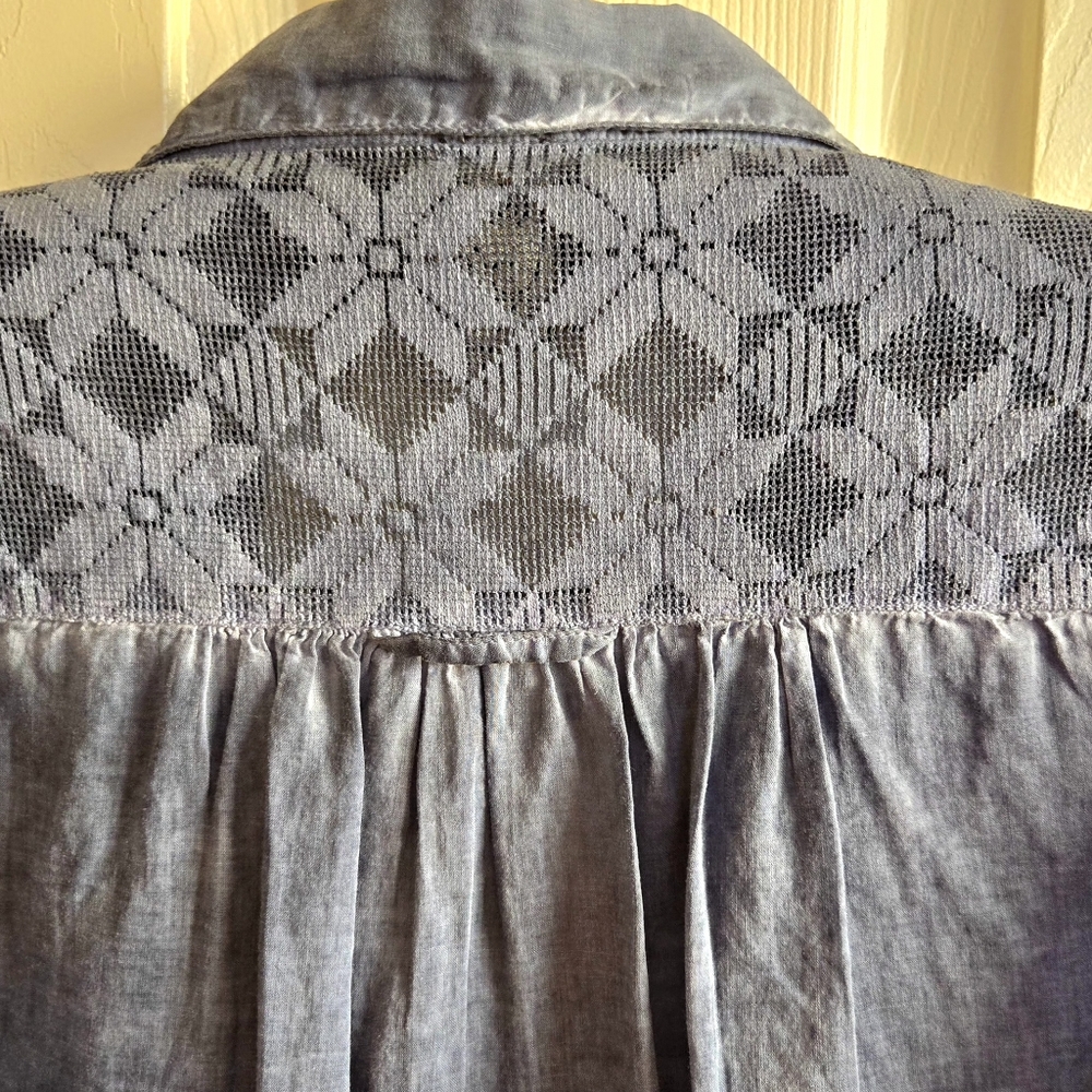 Casual Studio Blue Acid Wash Flowy Button Up Long Sleeve Blouse Size Extra Large - Picture 3 of 14